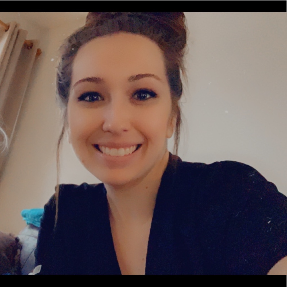 Meet your Posher, Ashley